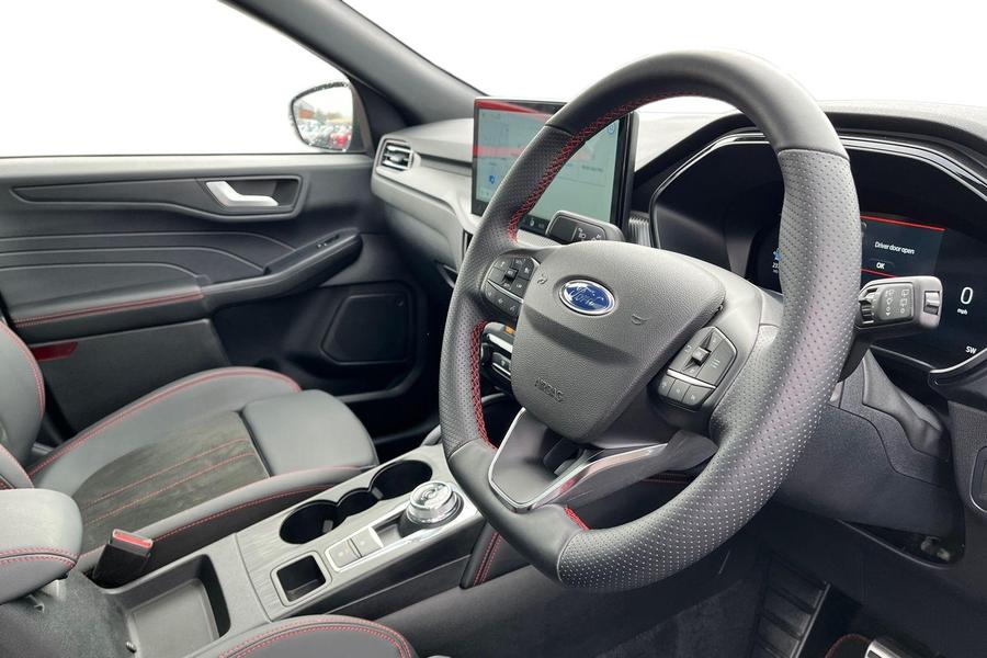 Ford Kuga Photo autoimg-a294c6a1ba08b7f04d641095d174259f7b2a16ef.jpg