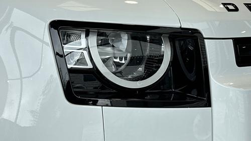 Land Rover Defender Photo autoimg-a2990ae139dd351b7f3e72ff0b176e78b128d49a.jpg