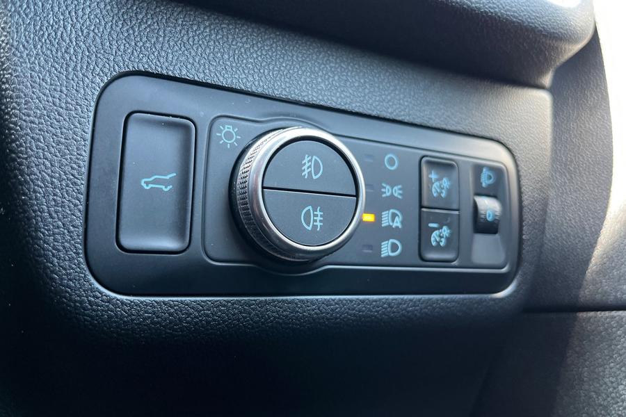 Ford Kuga Photo autoimg-a2a1ab3d8ecbe39f1cffed4eed70d60cdb4a99e0.jpg