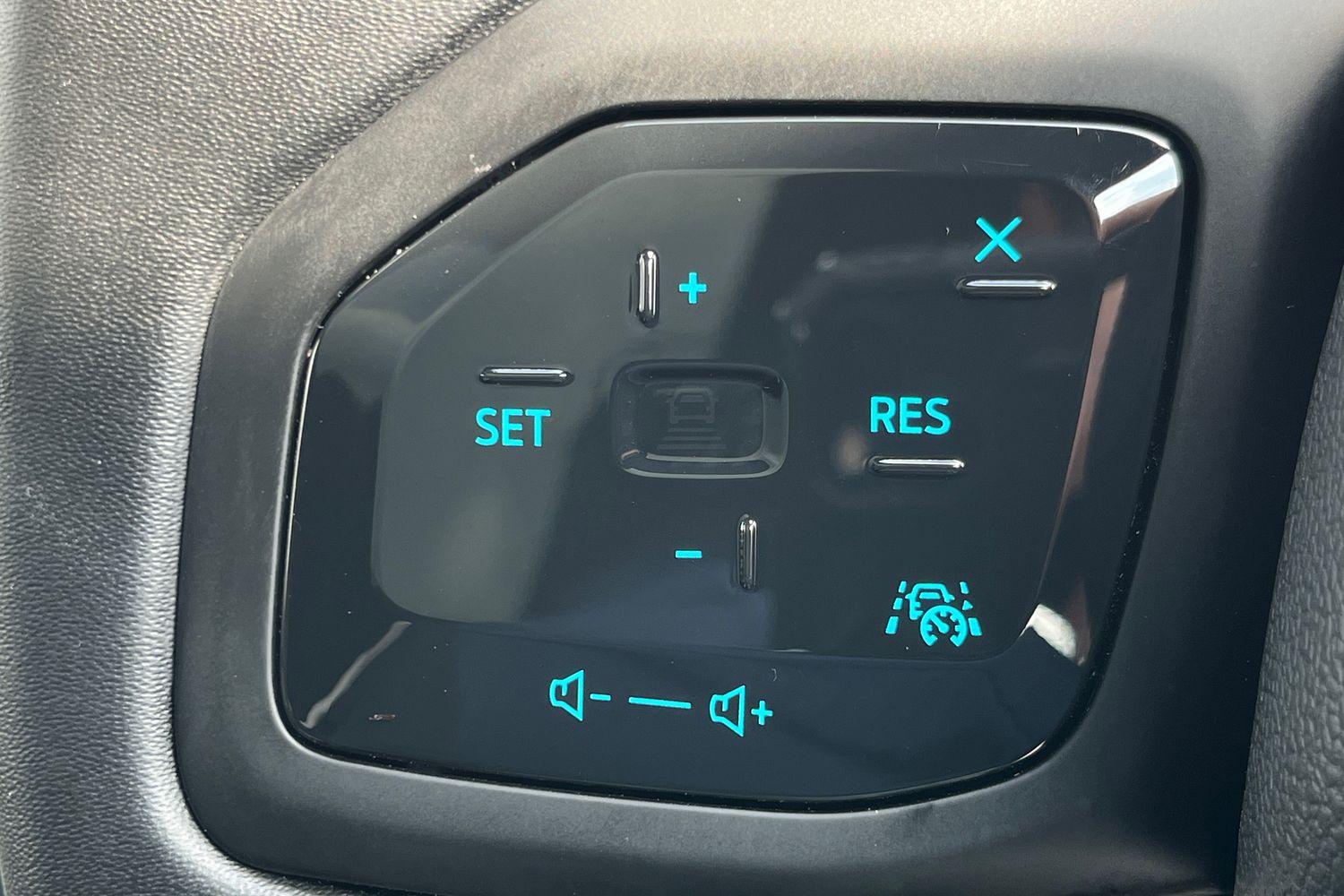 Ford EXPLORER Photo 24