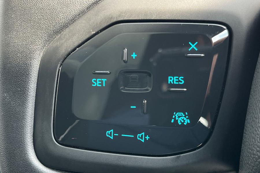 Ford EXPLORER Photo autoimg-a2a22ba4dd6293b1055ca8f7e3bafedcf8c50d1d.jpg
