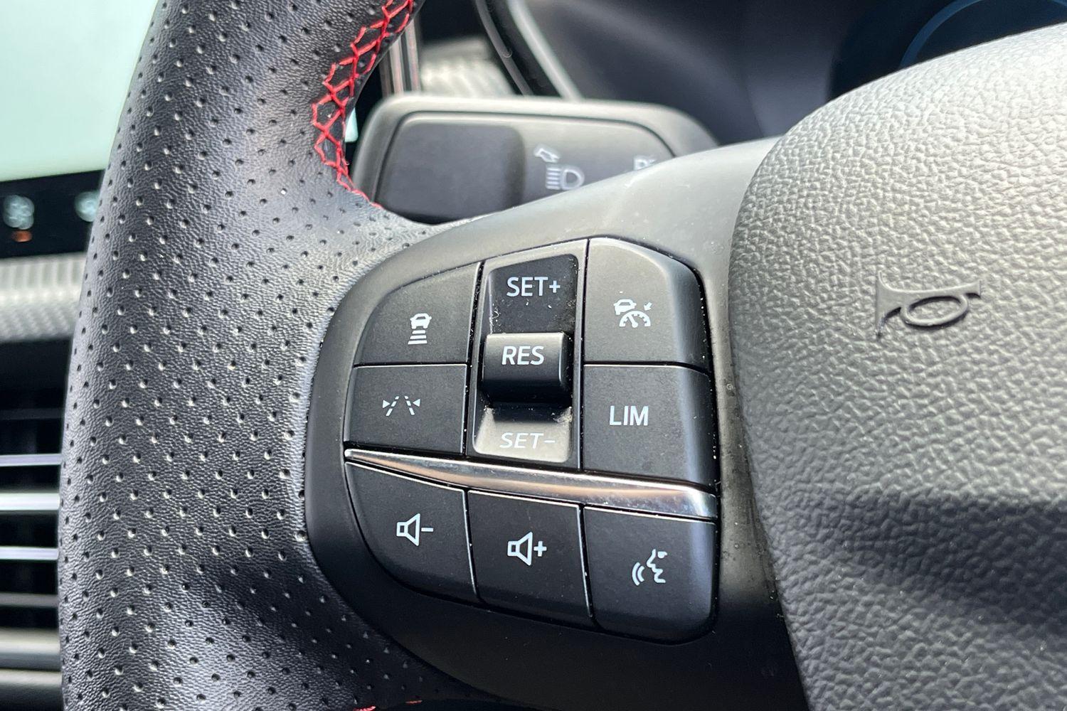 Ford KUGA Photo 36