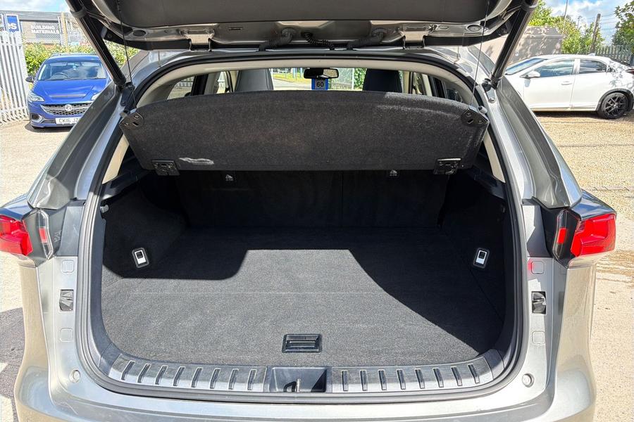 Lexus NX Photo autoimg-a2a425a3bb9a2686e26df37925a996bc2207269f.jpg