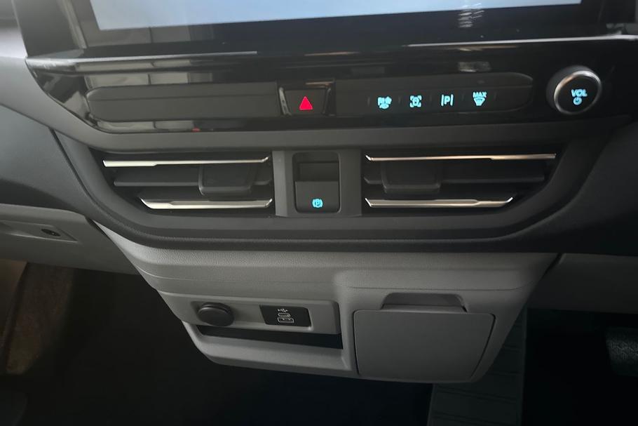 Used Ford E-TOURNEO CUSTOM 8