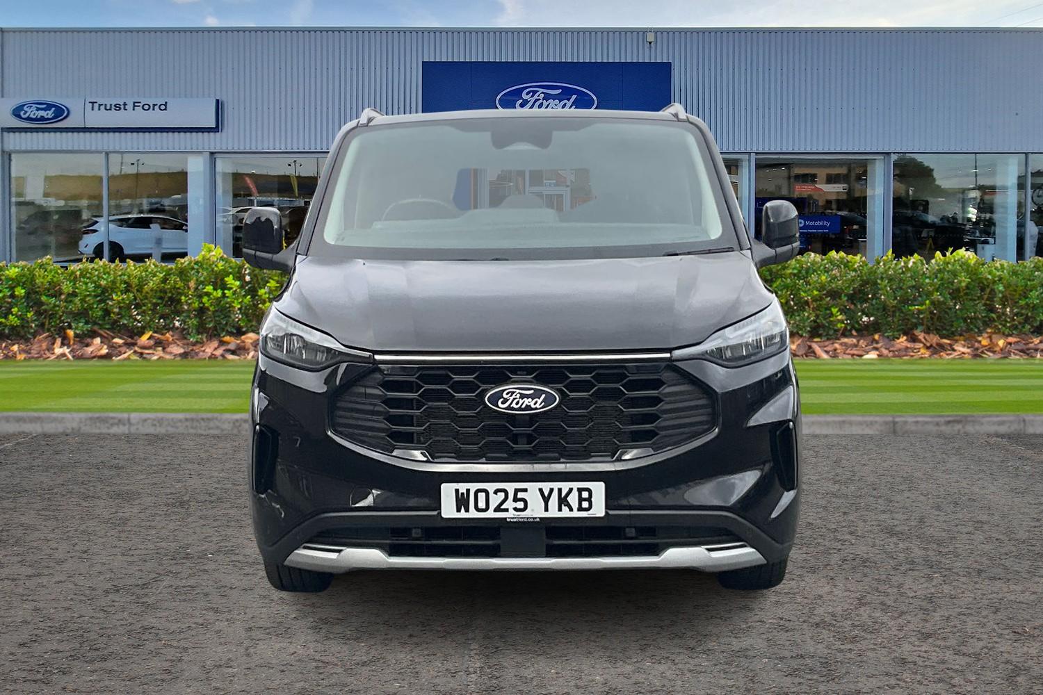 Ford Tourneo Custom Photo 11