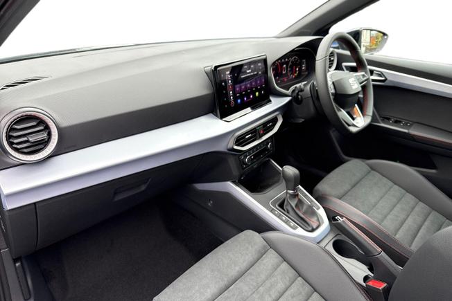 SEAT Arona Photo 2