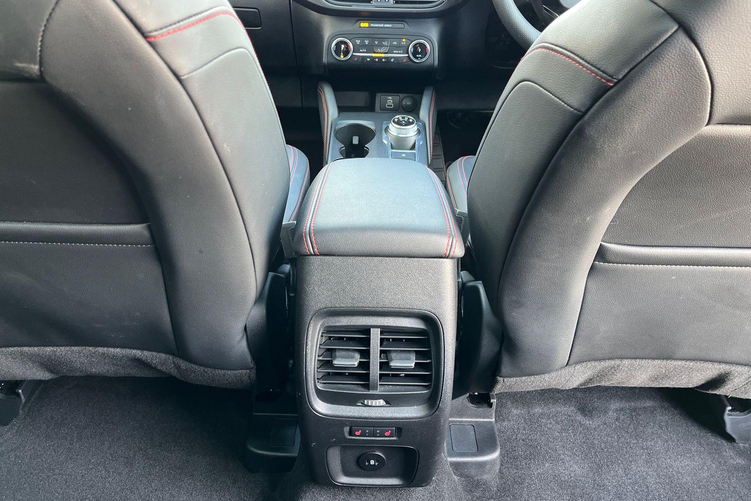 Ford KUGA Photo 28