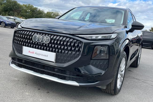 AUDI Q3 Photo 24