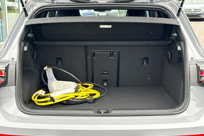 VOLKSWAGEN Golf Photo 12