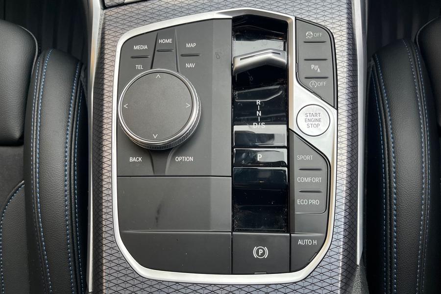 BMW 3 SERIES Photo autoimg-a2b7c83f654771b36b482f8c03e7bf21a6aba2d5.jpg