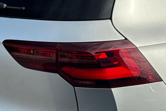 VOLKSWAGEN Golf Photo 18