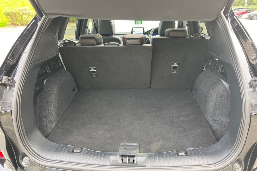 Ford Kuga Photo autoimg-a2b9f5a3fb39784297bf4d87046343d2c0e68b17.jpg