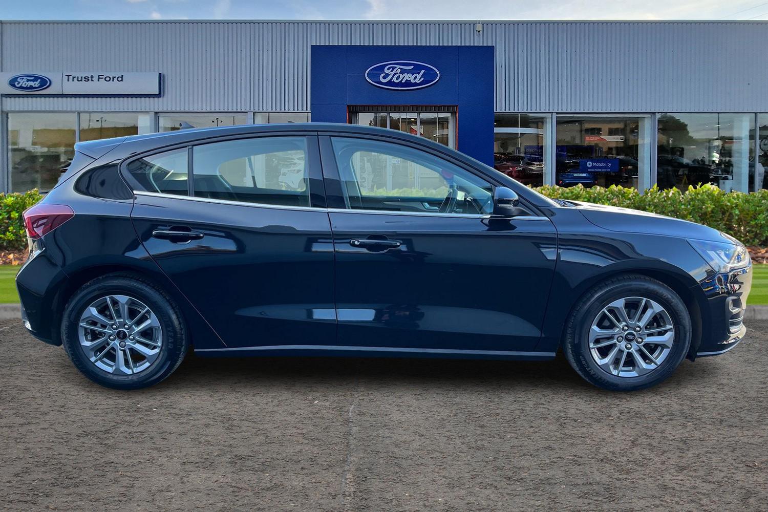 Ford FOCUS Photo 2