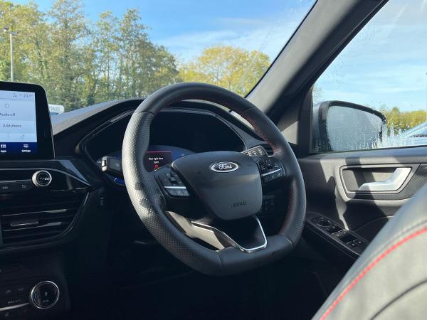 Ford Kuga Photo autoimg-a2c19a4e28128baa72d4058ff4ebc60d23bdd2c7.jpg