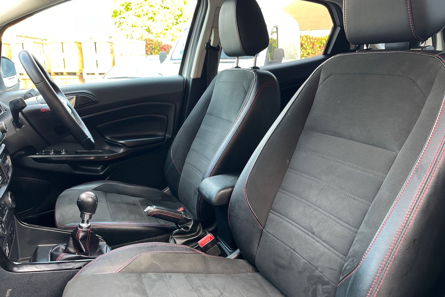 Ford ECOSPORT Photo 18