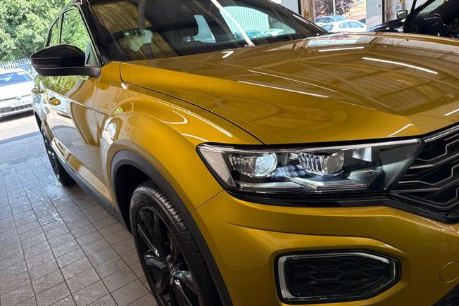VOLKSWAGEN T-Roc Photo 19