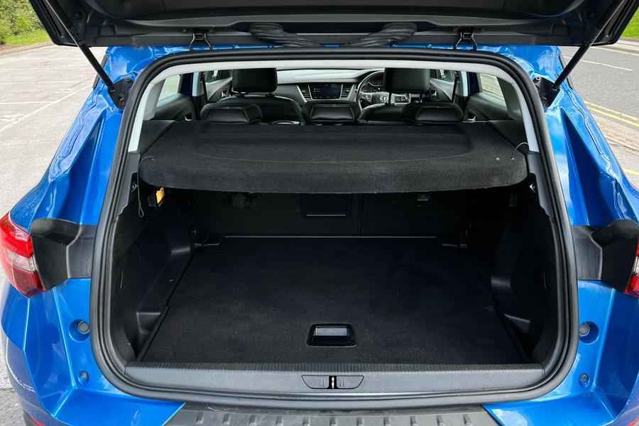 Vauxhall GRANDLAND X Photo autoimg-a2cb3ee13cfdb4360da200c2674b6f19bcad0fb7.jpg