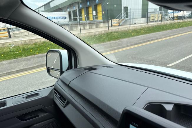 VOLKSWAGEN e-Transporter Photo 34