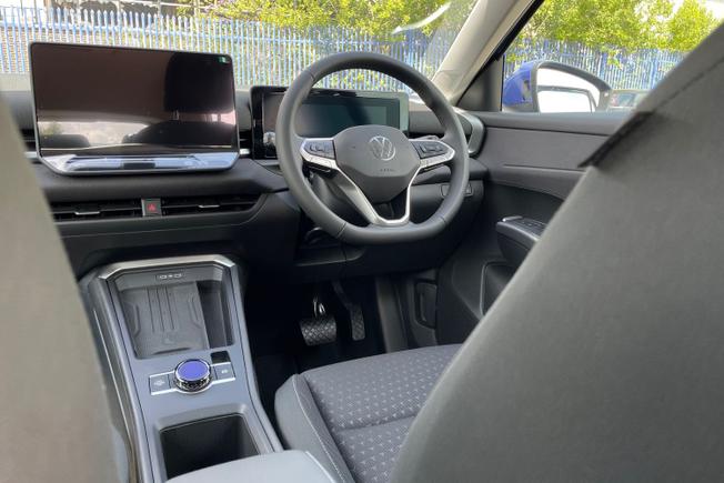 VOLKSWAGEN T-Roc Photo 34