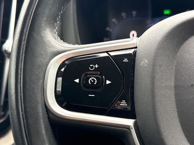 VOLVO XC60 Photo 16