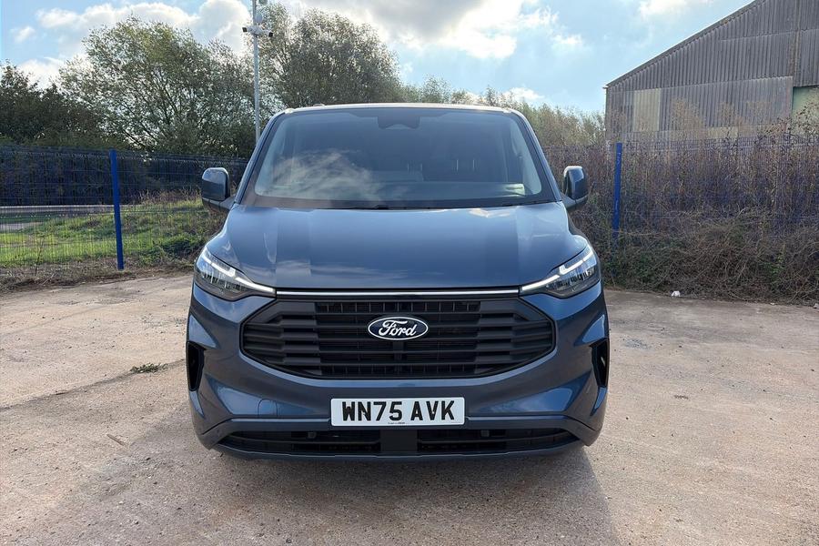 Ford Transit Custom Photo autoimg-a2de5081ef2b94da5a4528cc389054dbe42d7f8d.jpg