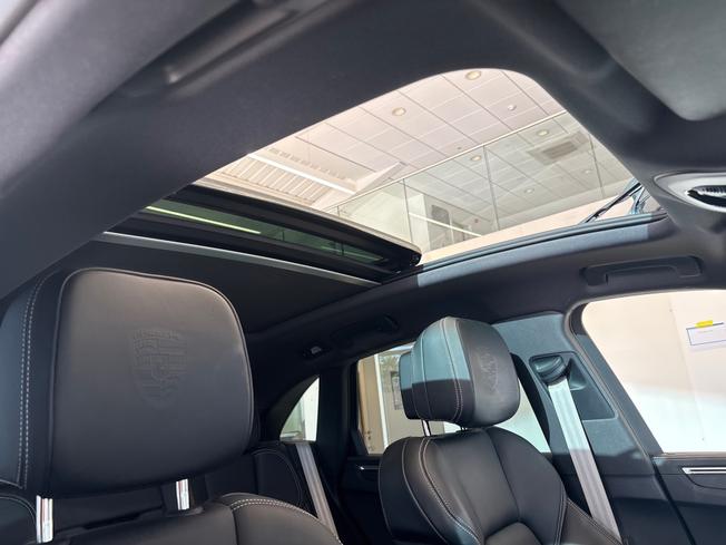 PORSCHE Macan Photo 28
