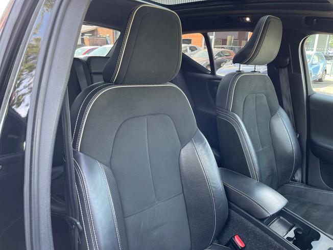 VOLVO Xc40 Photo 27