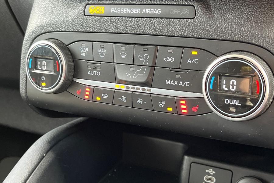 Ford Kuga Photo autoimg-a2e49ee6d89b286f6287abe1c3cd339bf050b2fd.jpg