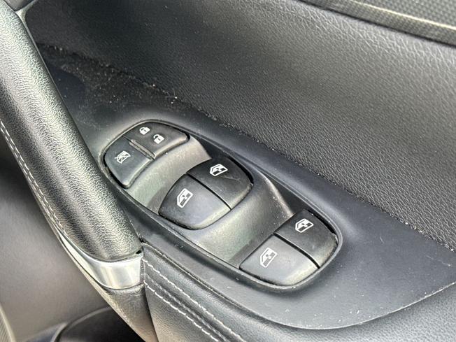 NISSAN Qashqai Photo 26