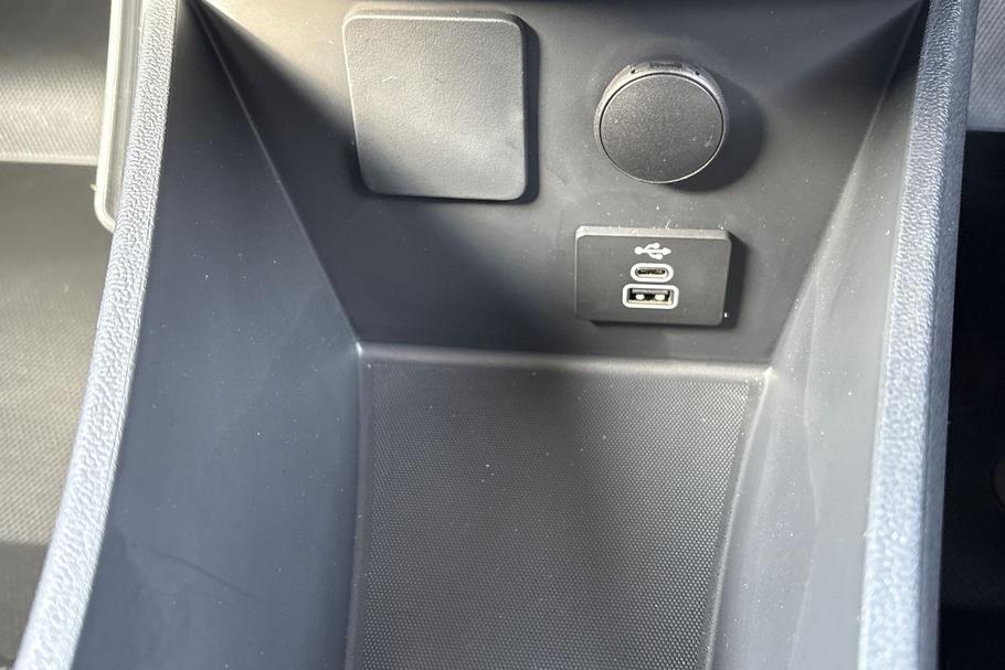 Used FORD E-TRANSIT COURIER CJ75EUM 16