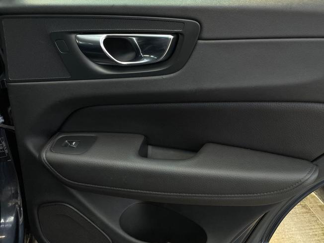 VOLVO XC60 Photo 33