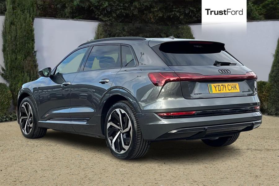Audi e-tron Photo autoimg-a2f4a060f4a8b3e0ceeec886321368c3e4c7da42.jpg