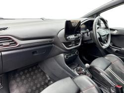 FORD Fiesta Photo 2