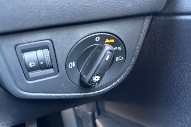 VOLKSWAGEN Polo Photo 28