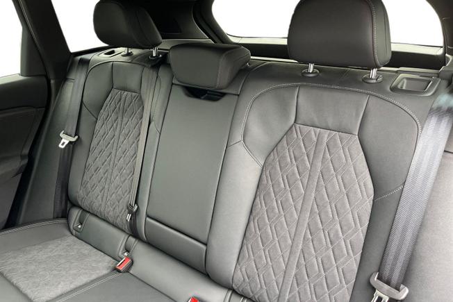 Audi  Q6 SUV Photo 9