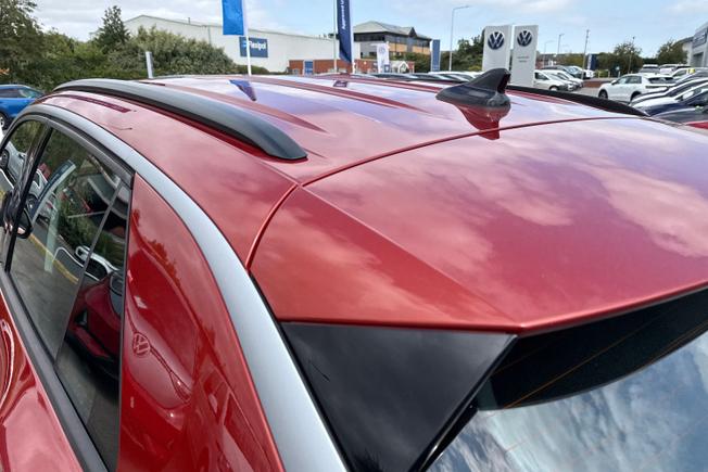VOLKSWAGEN T-Roc Photo 21