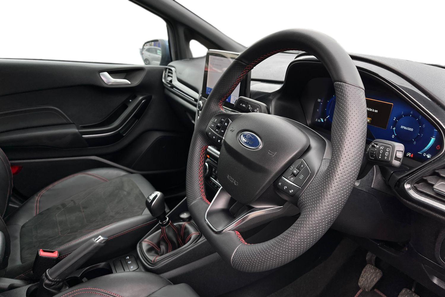 Ford FIESTA Photo 8