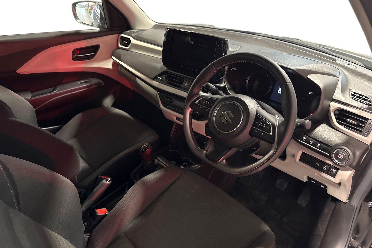 Suzuki SWIFT Photo 8