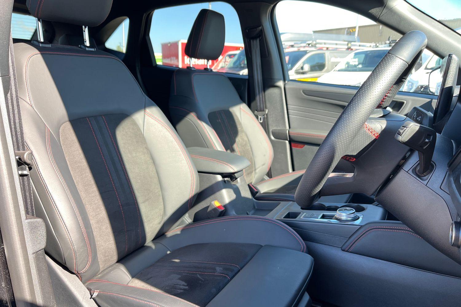 Ford KUGA Photo 16