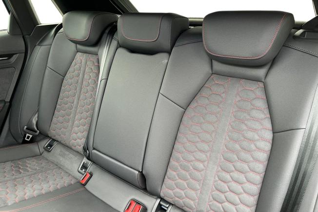 AUDI RS3 Photo 9