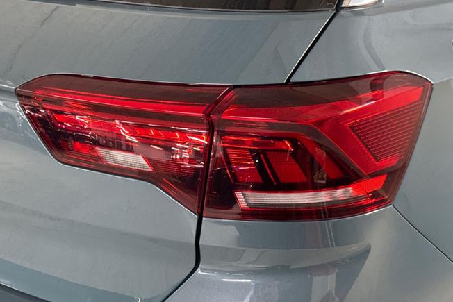 VOLKSWAGEN T-Roc Photo 18