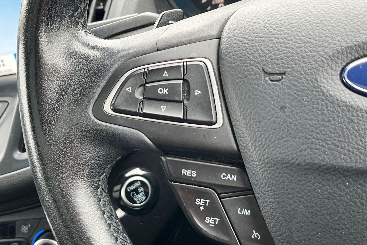 Ford KUGA Photo 37