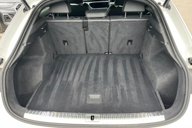 AUDI Q3 Photo 12