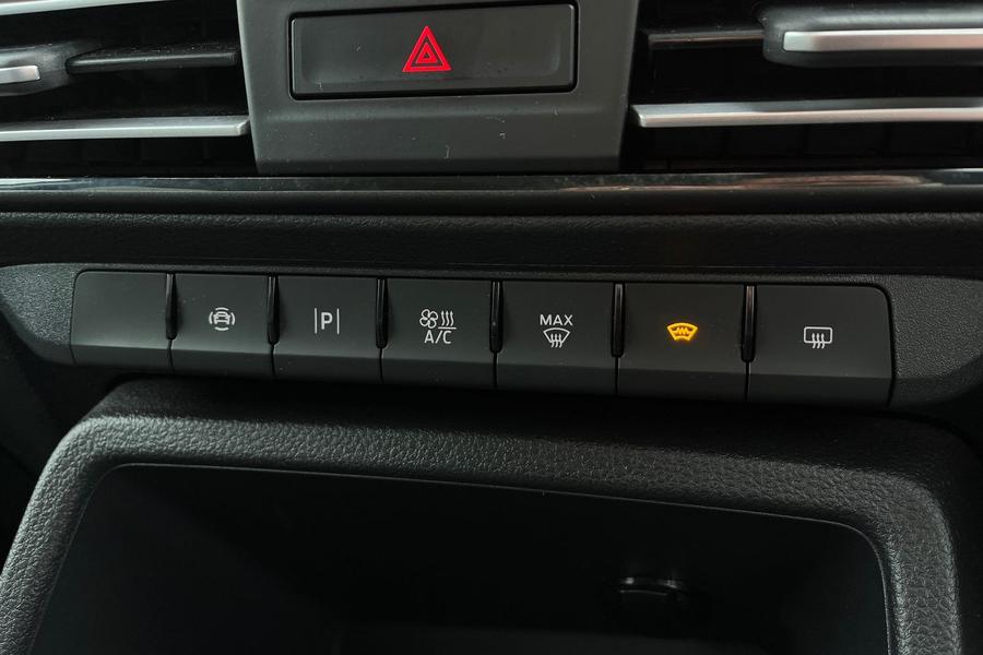 Ford Grand Tourneo Connect Photo autoimg-a31eb23bfba3440cf45ba9272a7d1ce94c4446e6.jpg