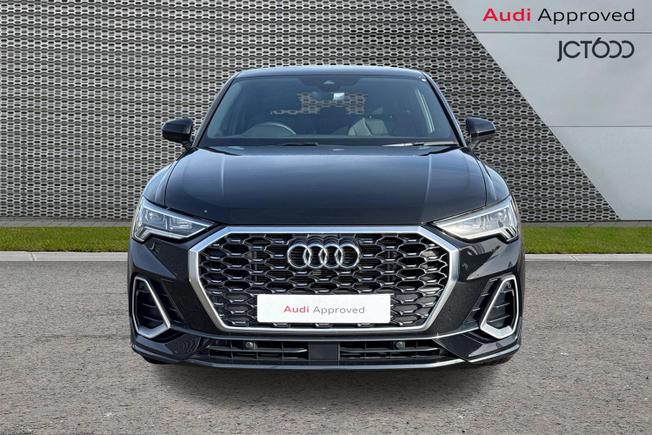 AUDI Q3 Photo 9