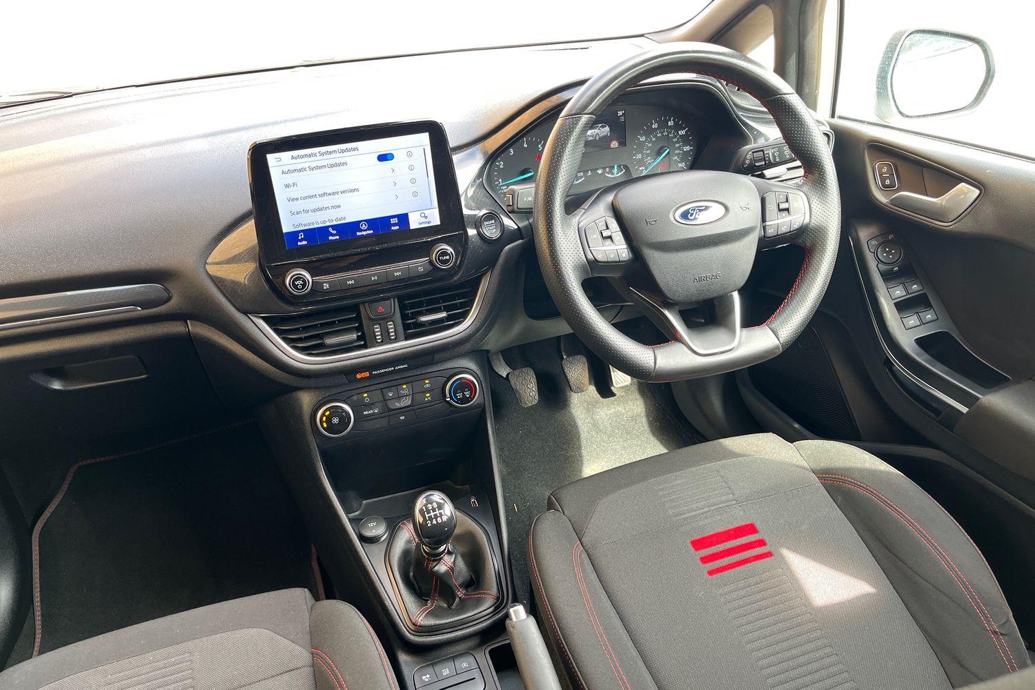 Ford FIESTA Photo 10