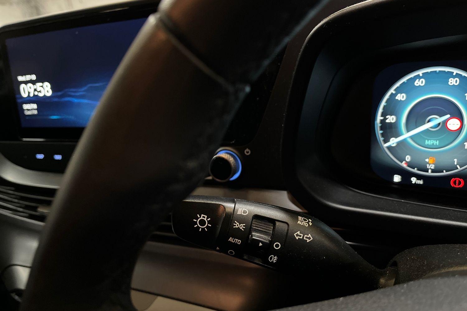 Hyundai BAYON Photo 13