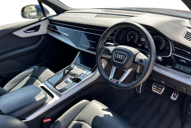 AUDI Q7 Photo 6