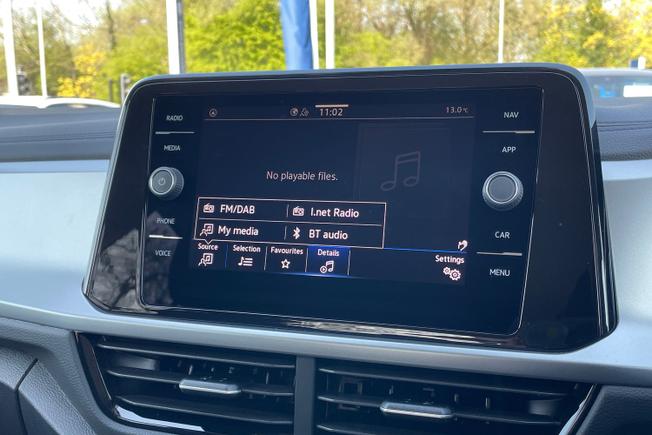 VOLKSWAGEN T-Roc Photo 24