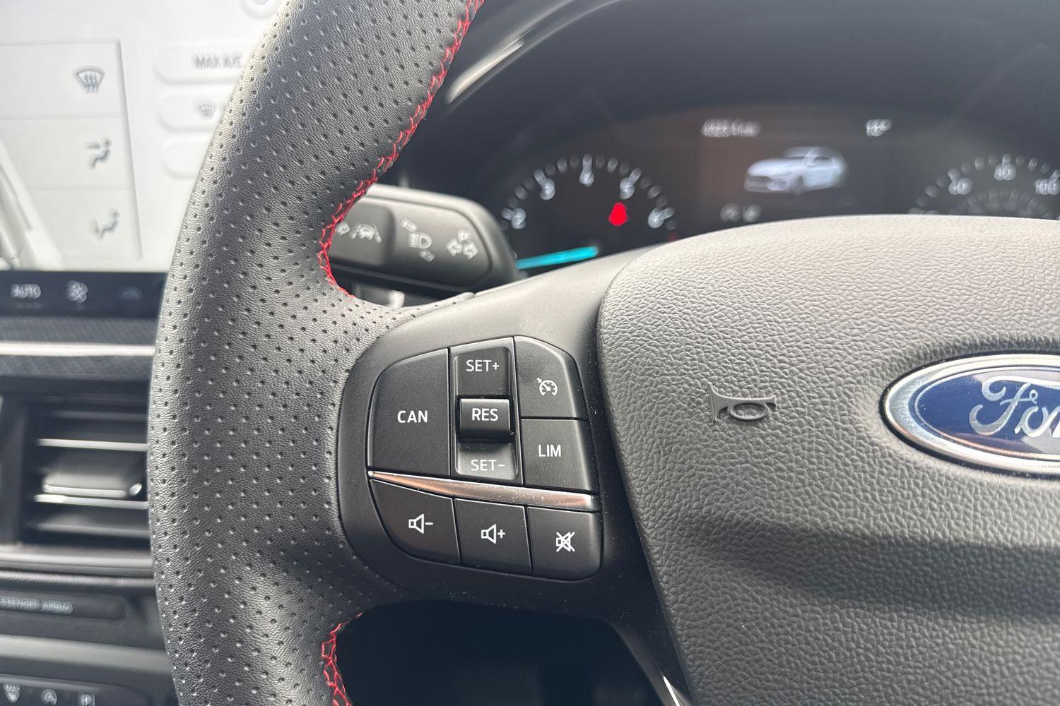 Ford FOCUS Photo 31